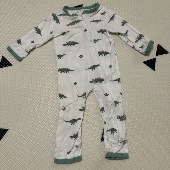 Kyte BABY Other - Kyte Baby Dino Print 3-6 months